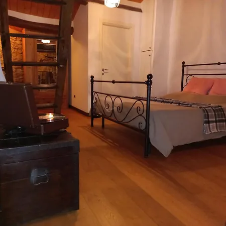 Apartment Ca' Marcella Terra Cielo Tre Livelli Con Soppalco Montetiffi